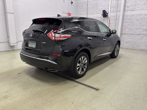 Used 2018 Nissan Murano S image 3