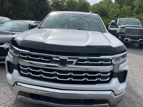Used 2024 Chevrolet Silverado 1500 LTZ AWD/4WD image 2