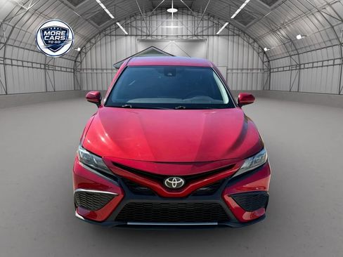 Used 2021 Toyota Camry SE image 2