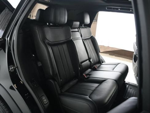 Used 2025 Land Rover Range Rover Long Wheelbase SE AWD/4WD image 40