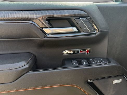 Used 2023 GMC Sierra 1500 AT4 w/ AT4 Preferred Package AWD/4WD image 11