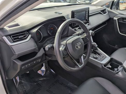 Used 2021 Toyota RAV4 XLE Premium image 13