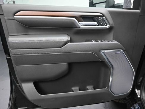 New 2026 GMC Sierra 2500 Denali w/ Denali Reserve Package image 8