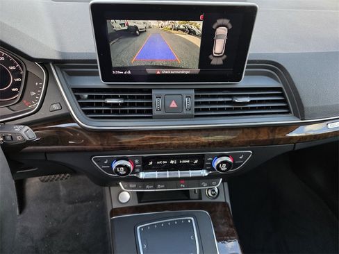 Used 2020 Audi Q5 2.0T Premium Plus image 24