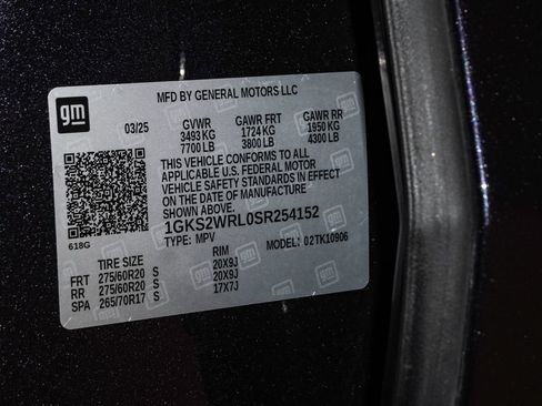 Used 2025 GMC Yukon XL AT4 Ultimate w/ LPO, Floor Liner Package AWD/4WD image 36
