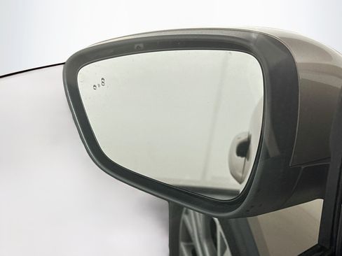 Used 2021 Ford Escape SEL w/ Technology Package FWD image 16
