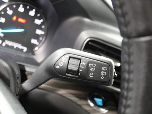 Used 2023 Ford Explorer Limited image 26