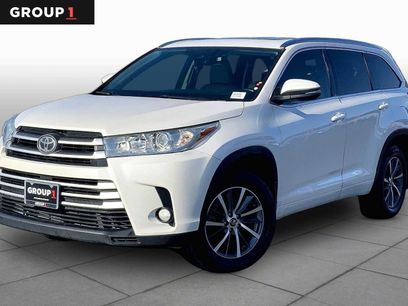 Used 2018 Toyota Highlander XLE w/ Carpet Mat Package (TMS)