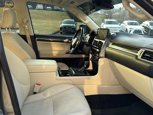 Used 2022 Lexus GX 460 Premium w/ Premium Package image 10