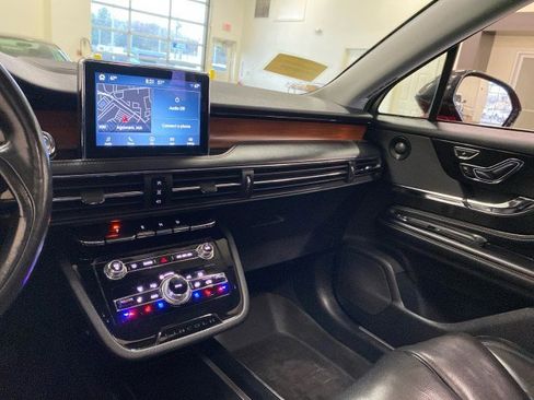 Used 2021 Lincoln Corsair Reserve w/ Equipment Group 201A image 12