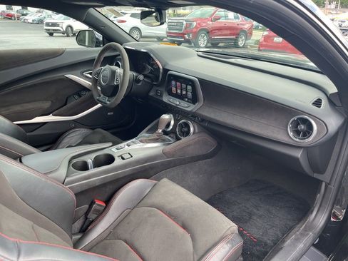 Used 2017 Chevrolet Camaro ZL1 RWD image 24