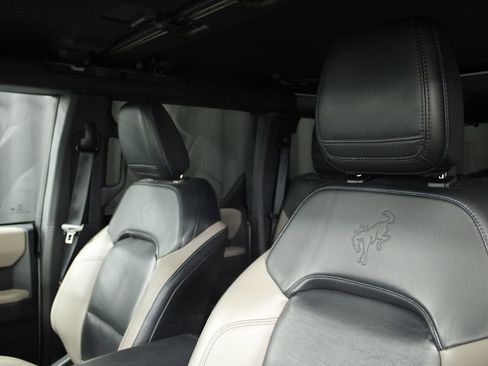 Used 2023 Ford Bronco Wildtrak image 5