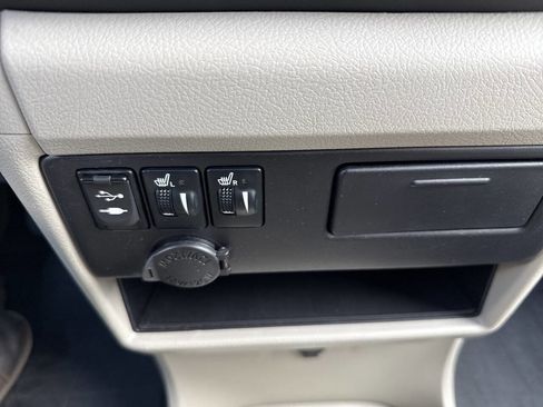 Used 2015 Toyota Sienna XLE 8 Passenger 4dr Mini Van image 75