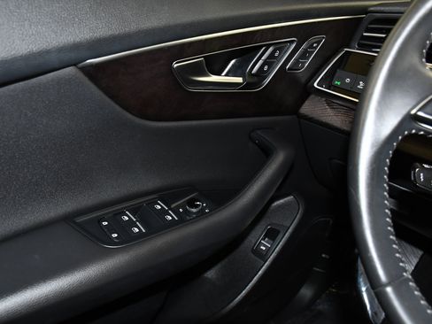 Used 2020 Audi Q8 Premium Plus w/ Premium Plus Package AWD/4WD image 30