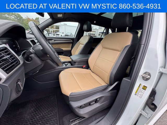 Certified 2023 Volkswagen Atlas Cross Sport SE w/ Panoramic Sunroof Package AWD/4WD image 33