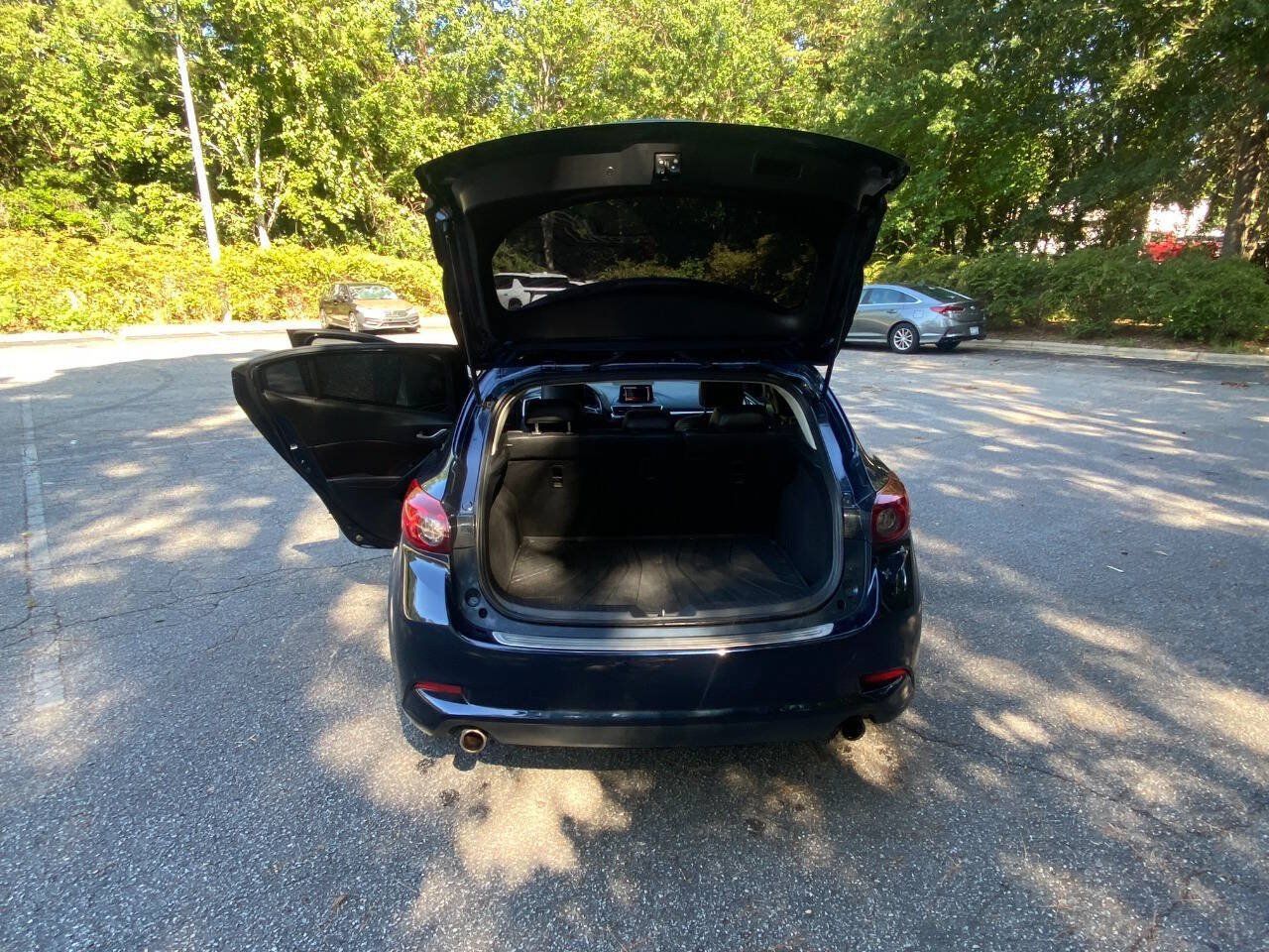 Used 2017 MAZDA MAZDA3 Touring FWD image 42