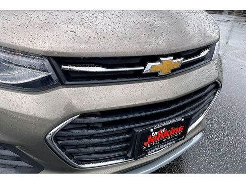 Used 2021 Chevrolet Trax LT w/ Driver Confidence Package AWD/4WD image 30