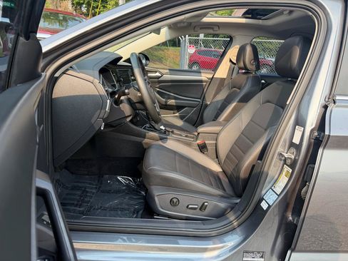 Used 2021 Volkswagen Jetta SE FWD image 11
