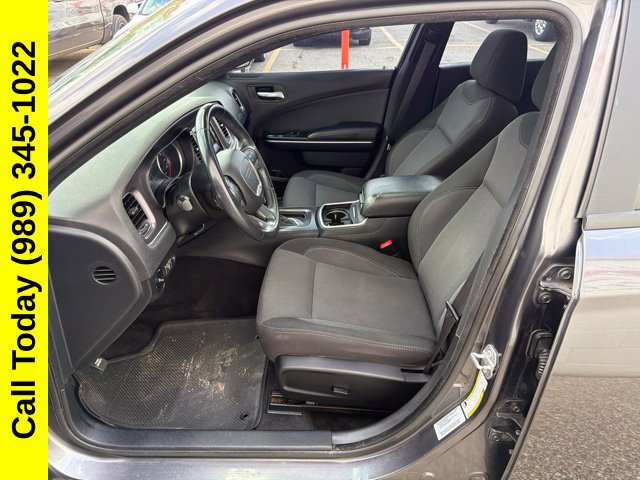 Used 2016 Dodge Charger SE w/ Power Sunroof Group AWD/4WD image 2