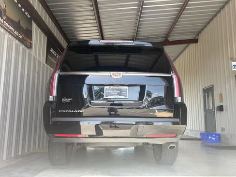 Used 2020 Cadillac Escalade Premium Luxury RWD image 6