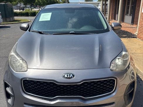 Used 2018 Kia Sportage LX FWD image 3