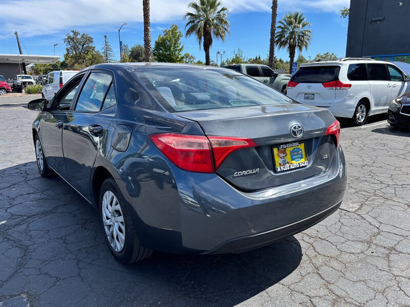 Used 2017 Toyota Corolla LE w/ Carpet Mat Package (TMS) FWD image 7