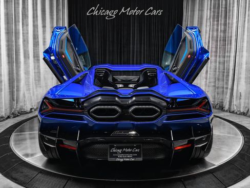 Used 2025 Lamborghini Revuelto image 34