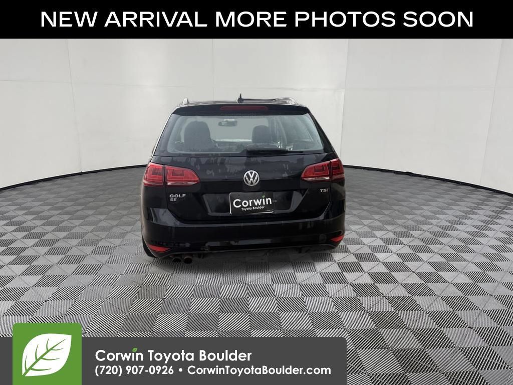 Used 2016 Volkswagen Golf SE w/ Lighting Package FWD image 6