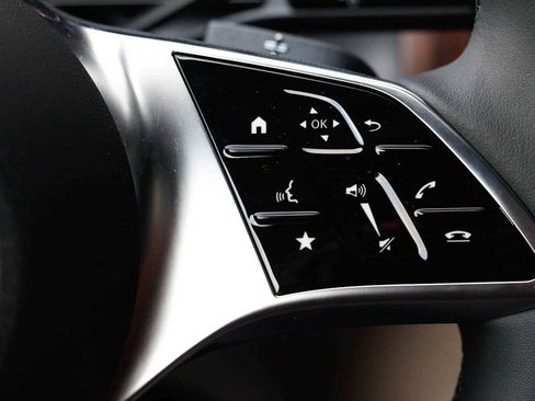 Used 2026 Mercedes-Benz GLC 300 4MATIC image 34