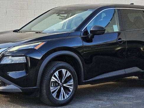 Used 2021 Nissan Rogue SV image 1