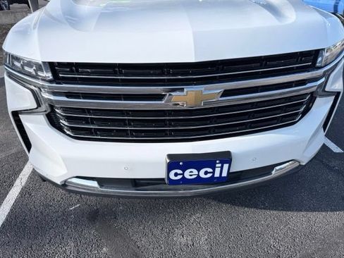 Used 2024 Chevrolet Suburban LT AWD/4WD image 18