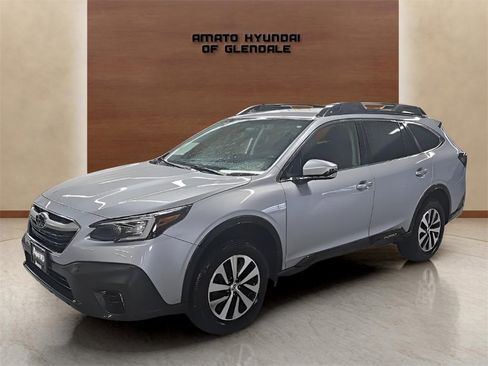 Used 2021 Subaru Outback Premium image 2