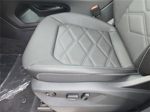 New 2026 Volkswagen Atlas SE image 15