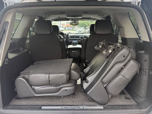 Used 2011 GMC Yukon Denali AWD/4WD image 13