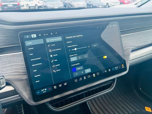 Used 2023 Rivian R1S Adventure image 20