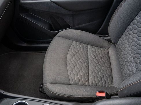 Used 2021 Chevrolet Equinox LT FWD image 30