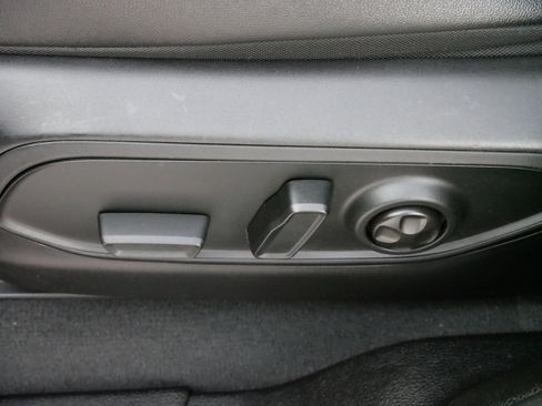 Used 2023 Jeep Grand Cherokee L Limited w/ Black Appearance Package image 20