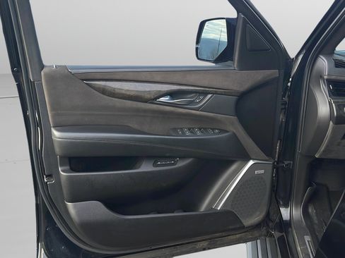 Used 2016 Cadillac Escalade Platinum image 21