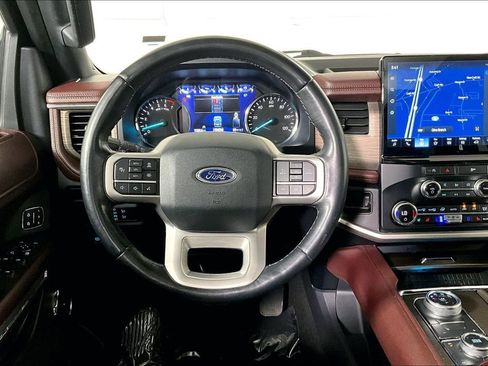 Used 2023 Ford Expedition Limited image 5