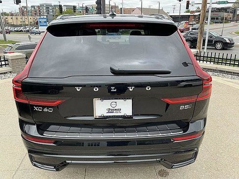 New 2026 Volvo XC60 B5 Ultra w/ Climate Package AWD/4WD image 9