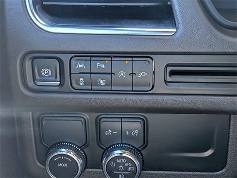 Used 2022 GMC Yukon XL SLT w/ SLT Luxury Package image 28