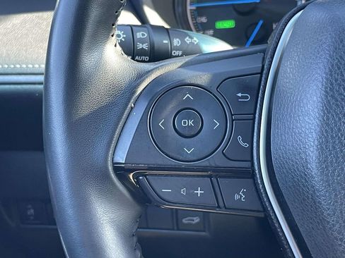 Used 2023 Toyota Venza XLE image 21