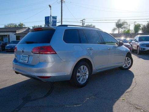 Used 2016 Volkswagen Golf SE FWD image 6