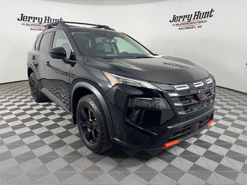 Used 2025 Nissan Rogue Rock Creek w/ Rock Creek Premium Package image 5