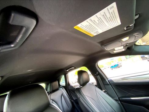 Used 2018 Lincoln MKC Premiere image 13