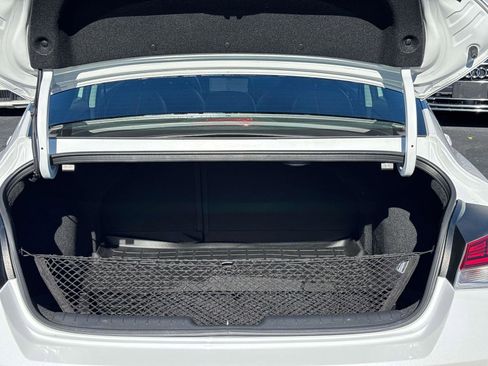 Certified 2021 Hyundai Elantra Limited image 12