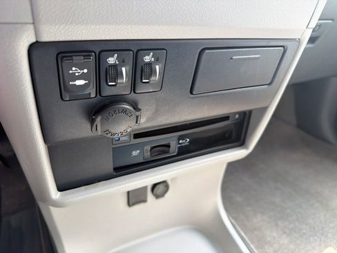 Used 2017 Toyota Sienna XLE Premium FWD image 34