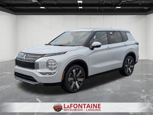 New 2026 Mitsubishi Outlander SE AWD/4WD image 1