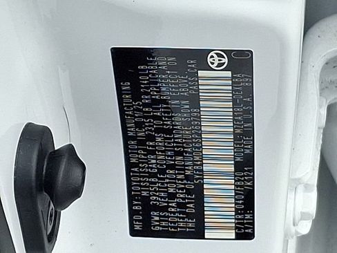 Used 2025 Toyota Corolla LE image 25