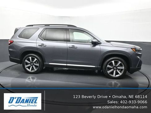 Used 2024 Honda Pilot Touring image 7